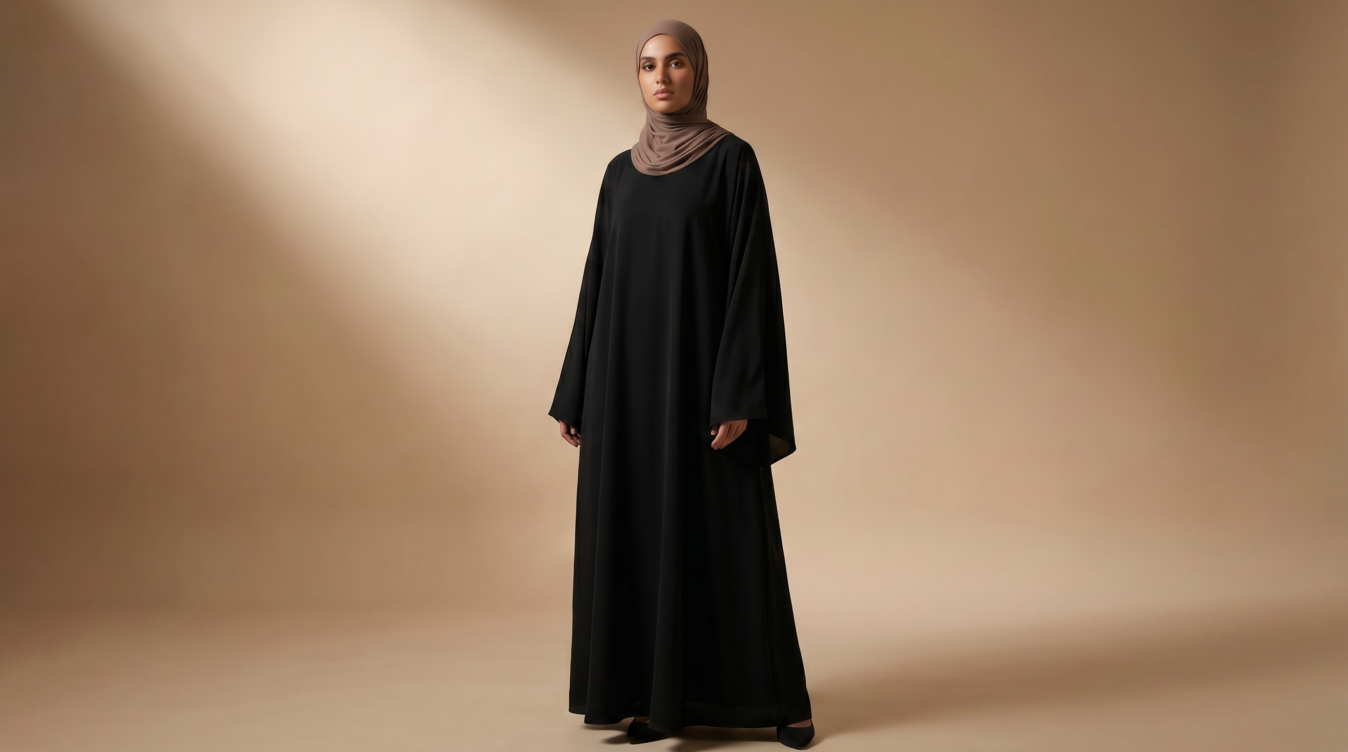 ILYA essential obsedian black abaya