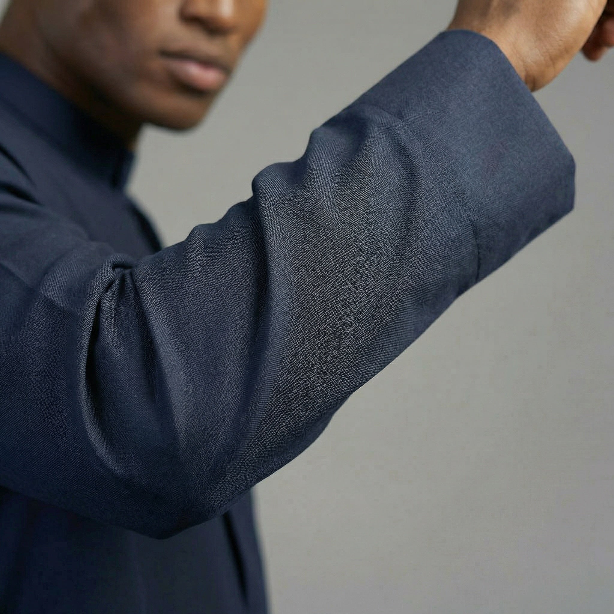 ILYA platinium navy thobe