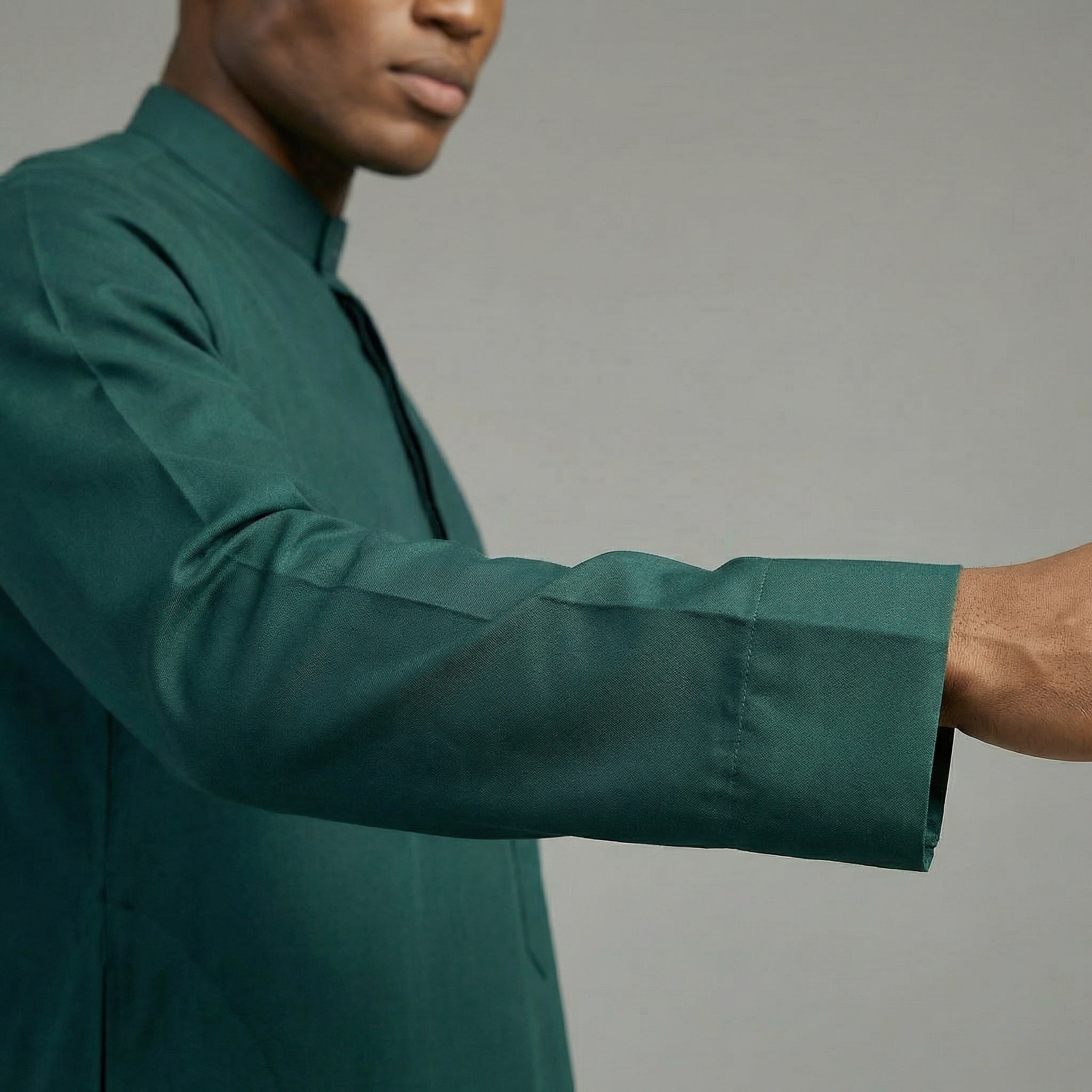 ILYA platinium emerald green thobe