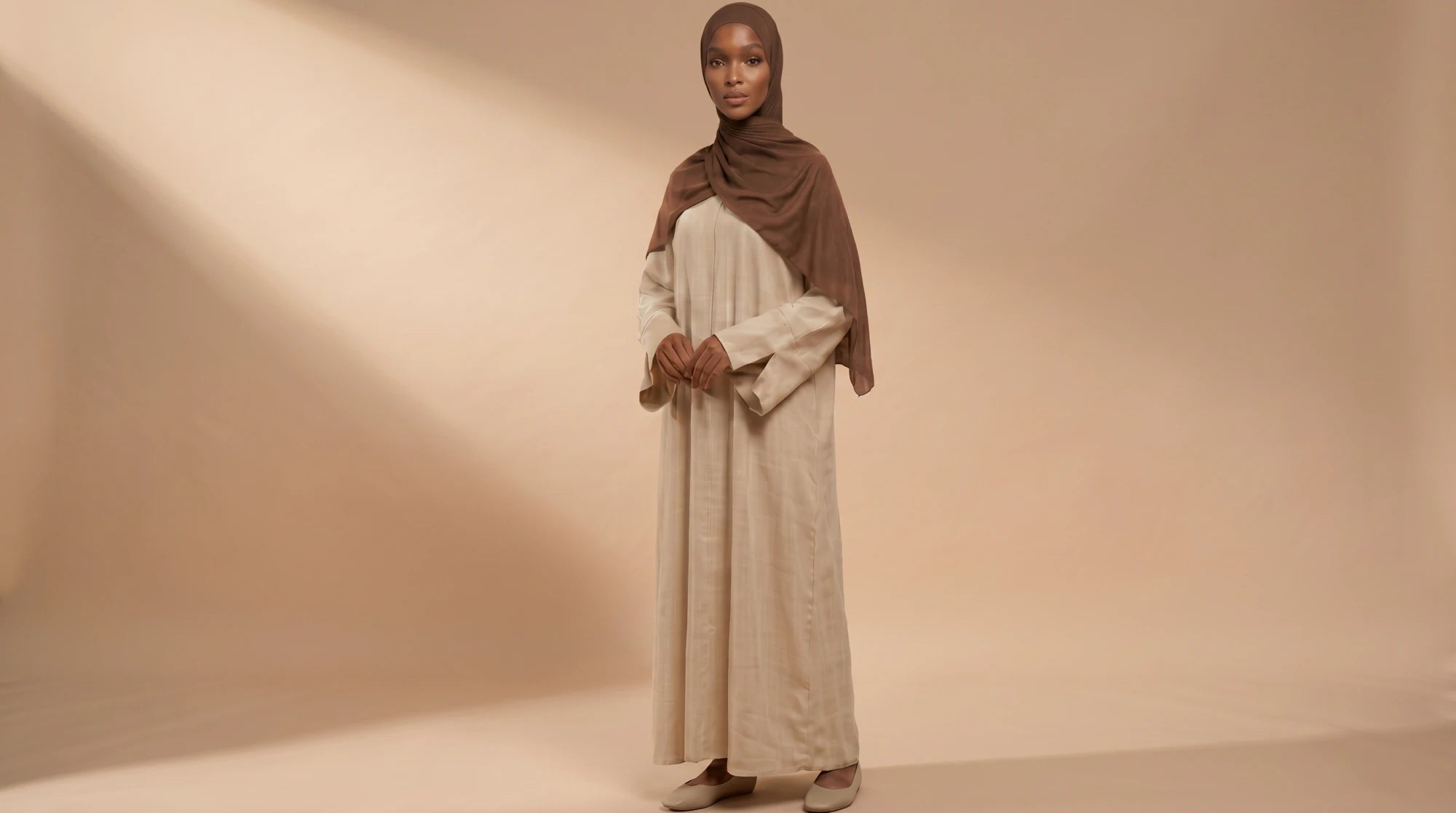 AMMEFRIENDLY ILYA IVORY ABAYA