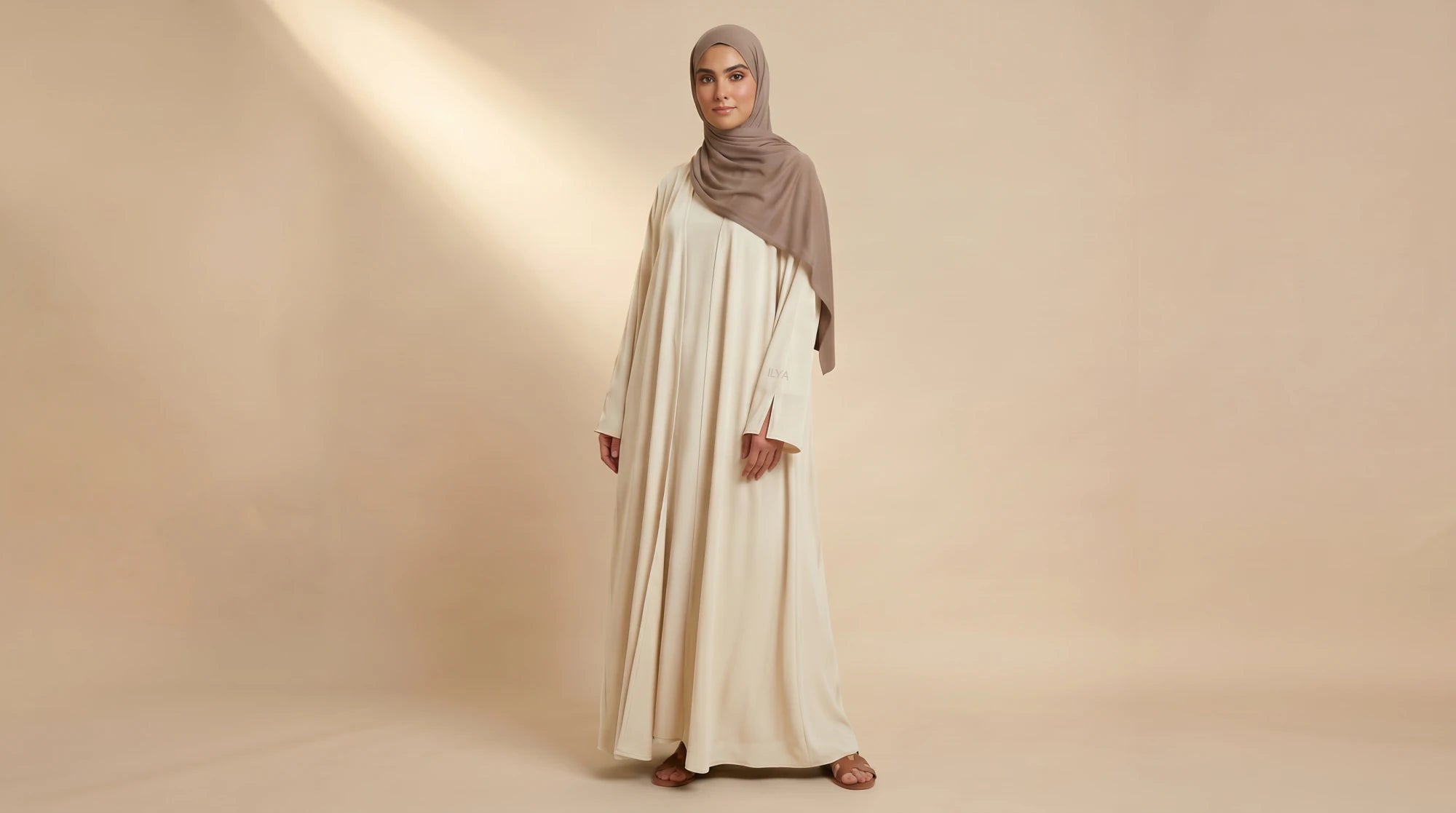 DRAPE ILYA PEARL SAND ABAYA