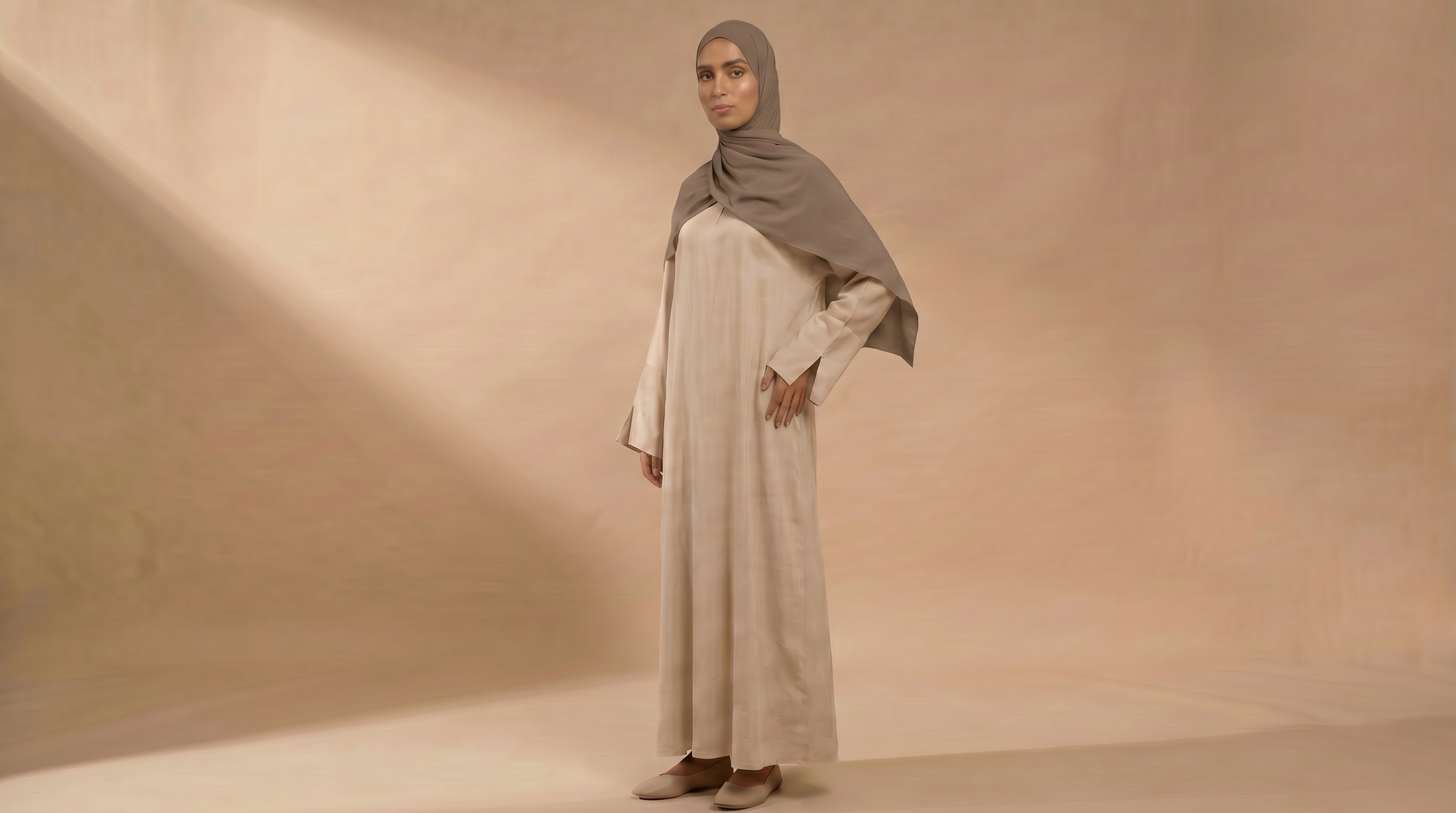 LINEN ILYA IVORY ABAYA
