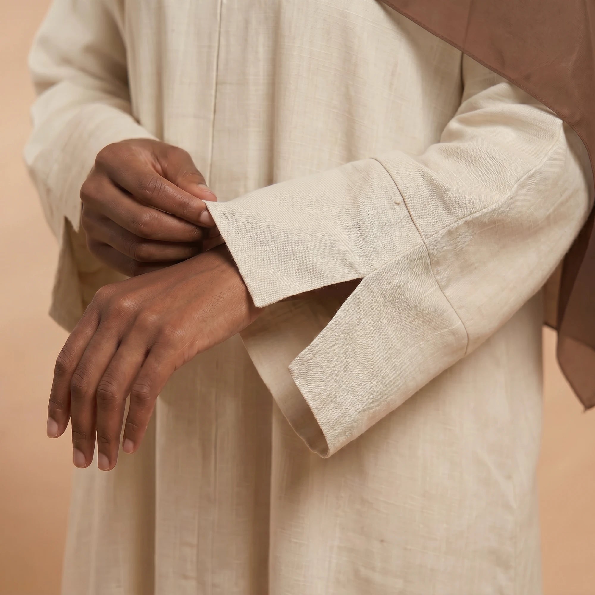 AMMEFRIENDLY ILYA IVORY ABAYA