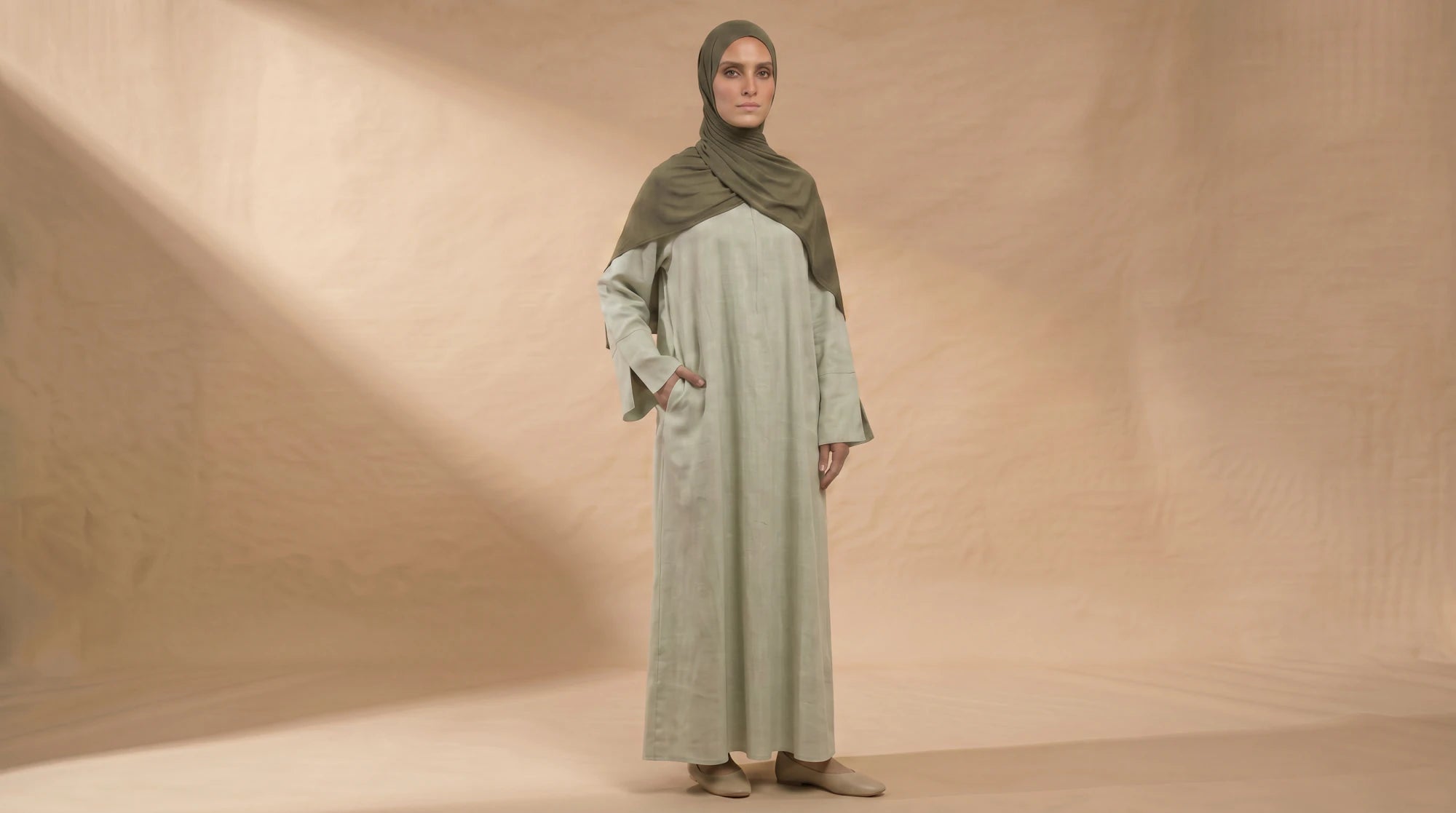 AMMEFRIENDLY ILYA SAGE ABAYA