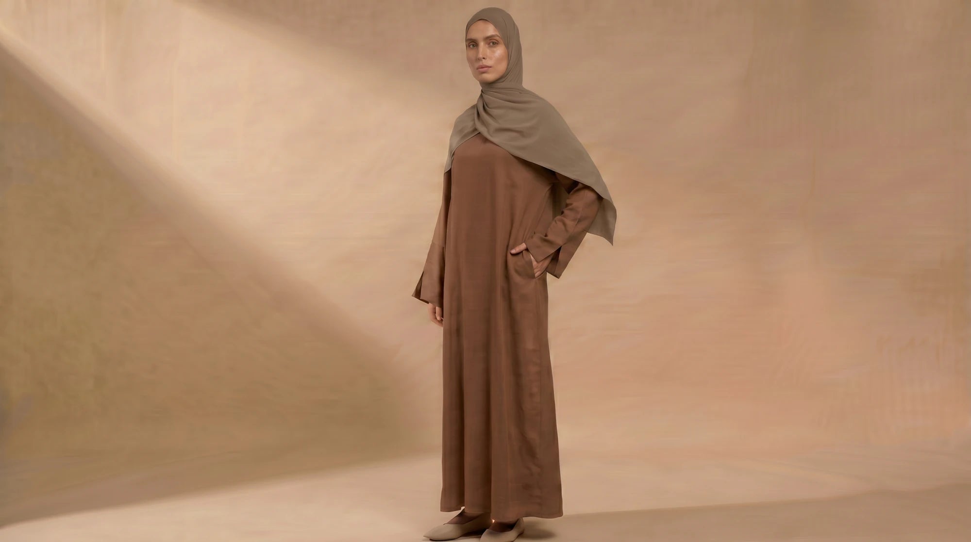 LINEN BLEND ILYA COCOA ABAYA