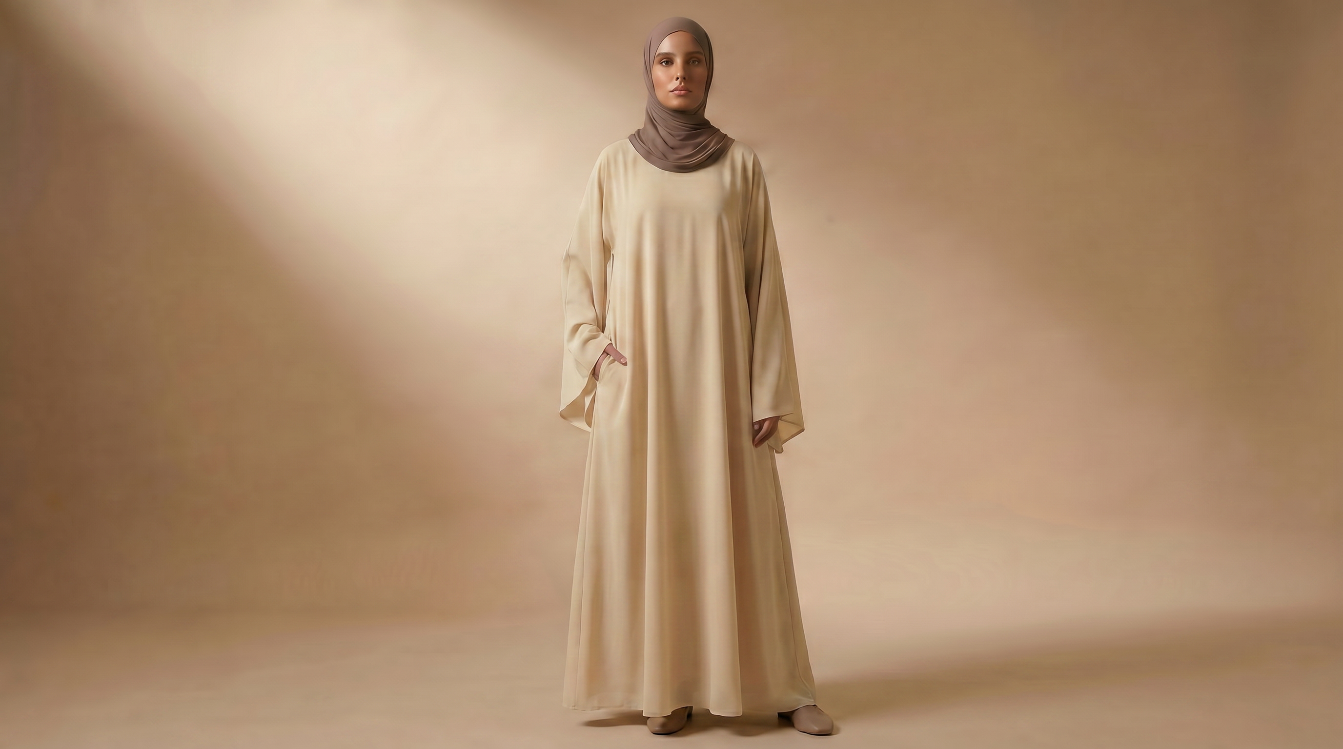 ILYA essential pearl sand abaya