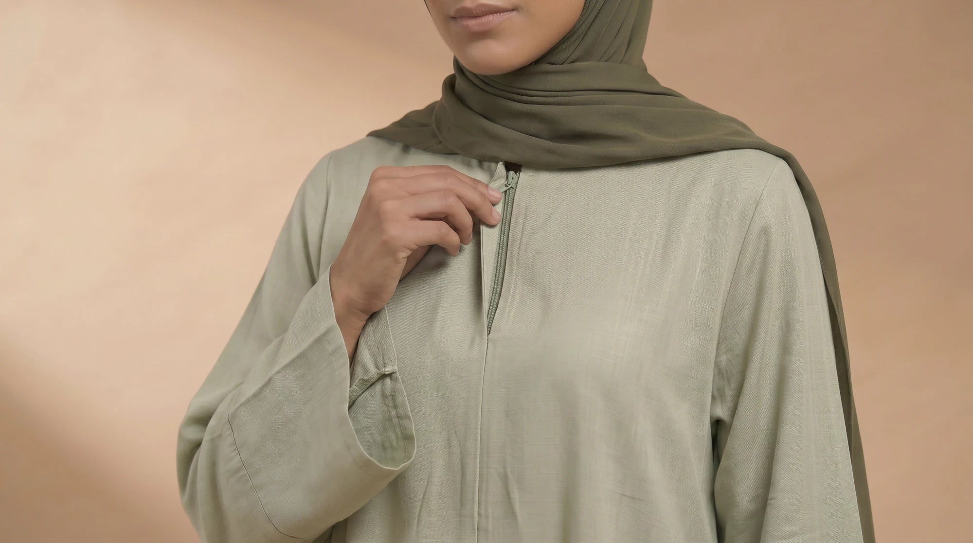 AMMEFRIENDLY ILYA SAGE ABAYA
