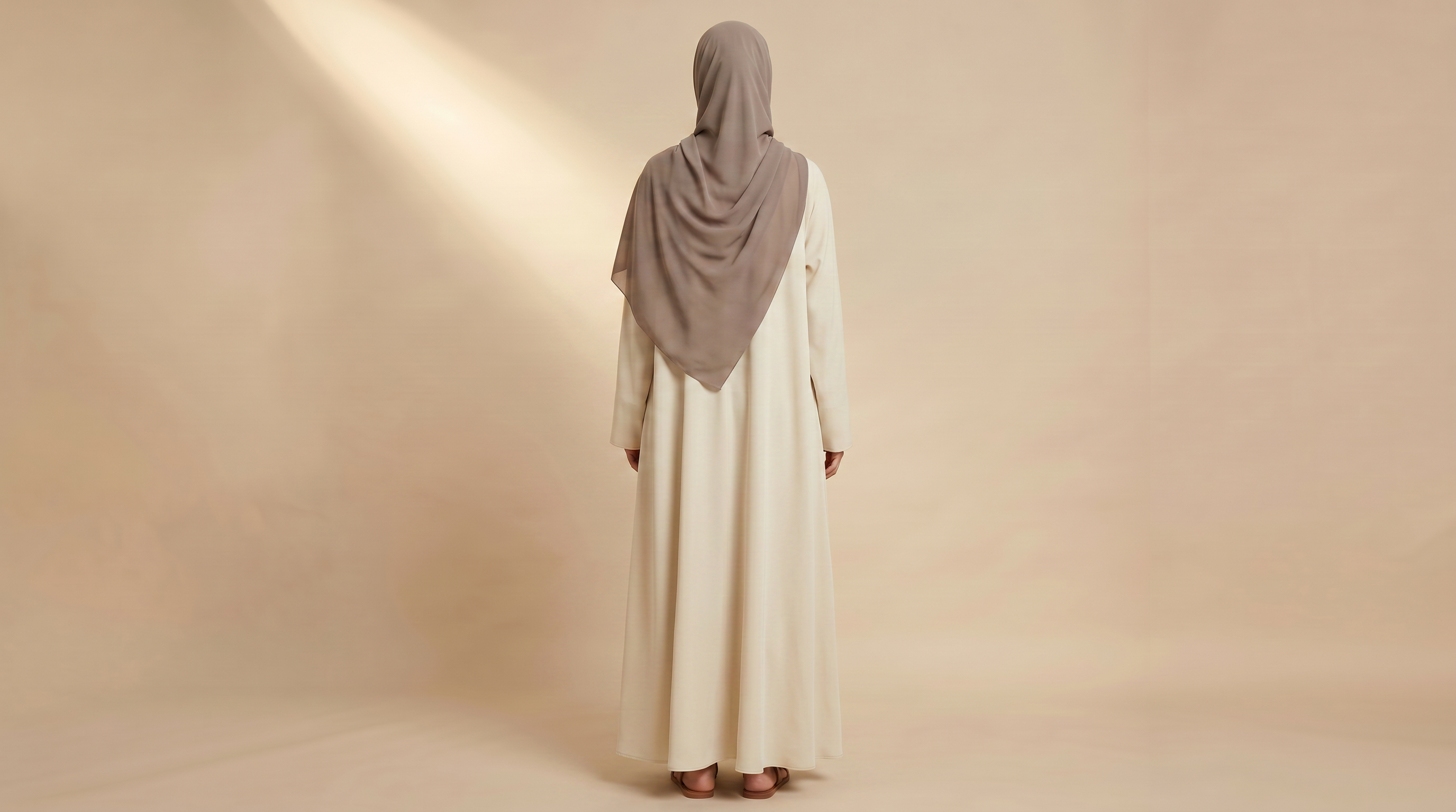 DRAPE ILYA PEARL SAND ABAYA