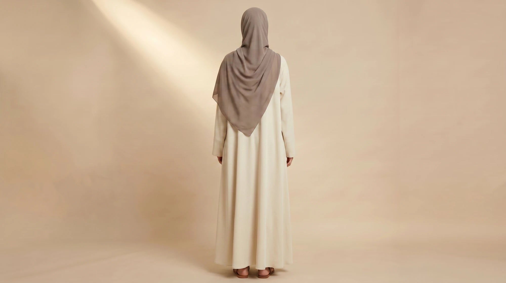 DRAPE ILYA PEARL SAND ABAYA