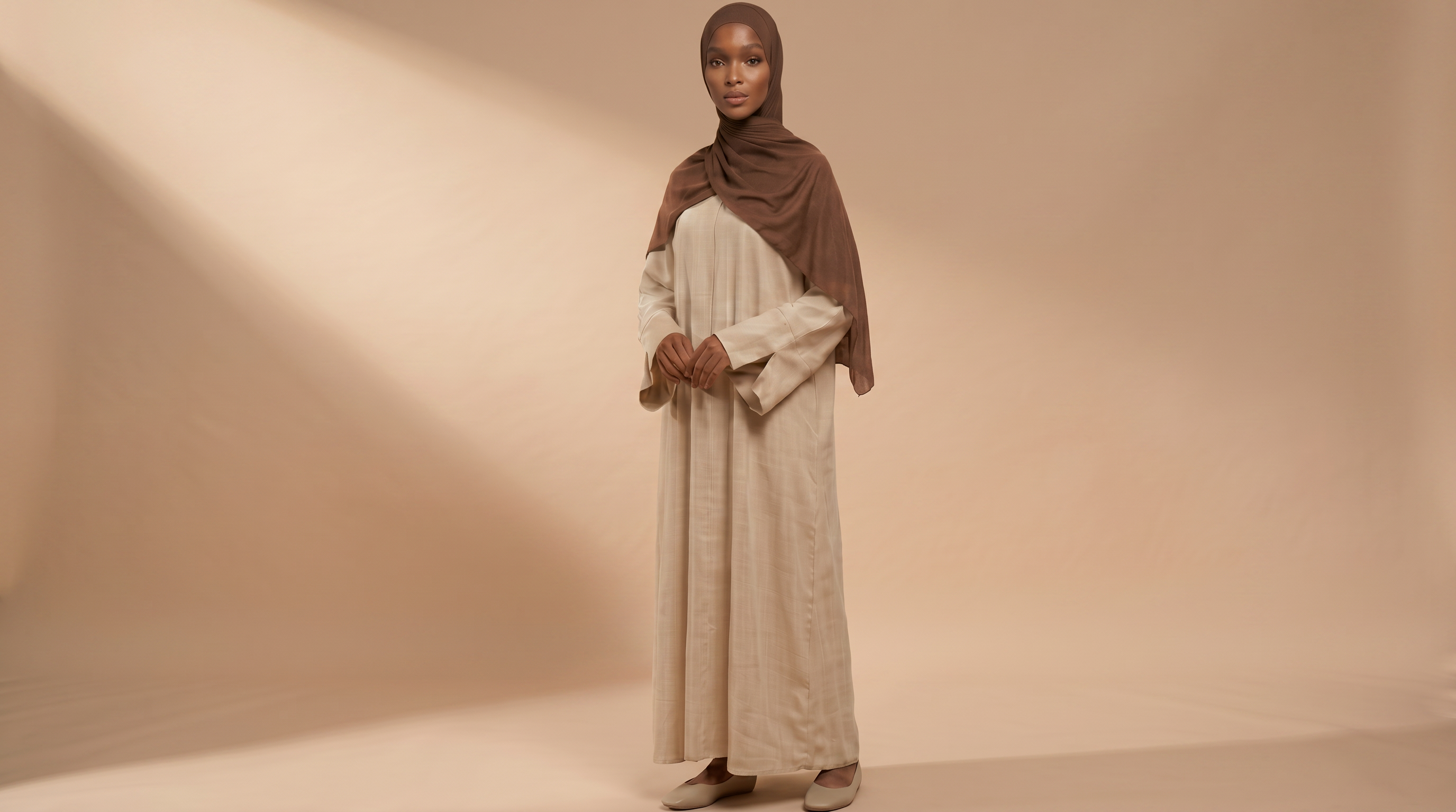 AMMEFRIENDLY ILYA IVORY ABAYA